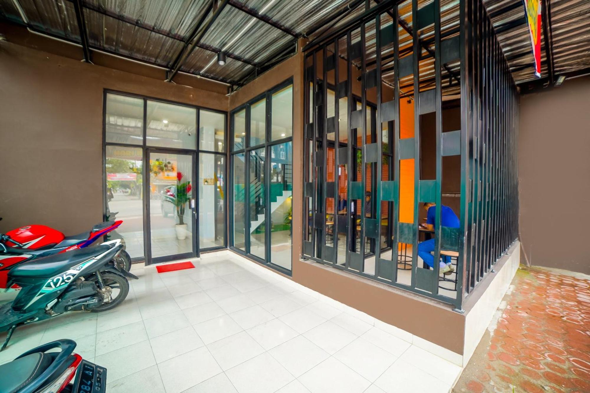 Capital O 90874 Millenium Inn 2 Medan Eksteriør bilde