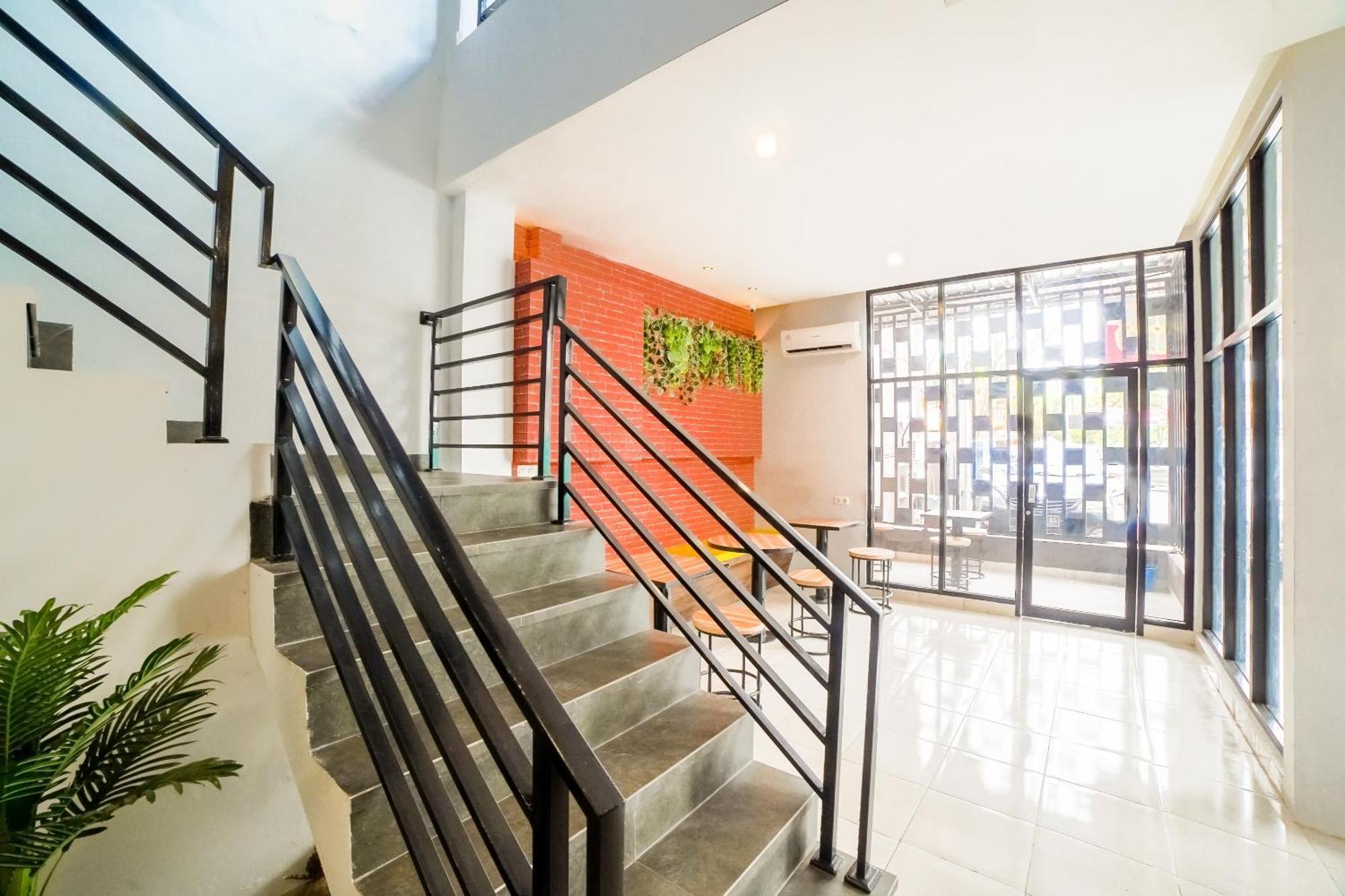 Capital O 90874 Millenium Inn 2 Medan Eksteriør bilde